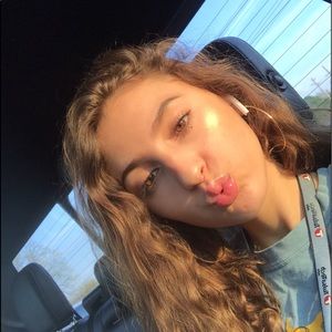 Meet your Posher, Nora